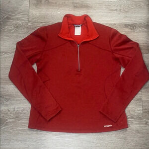 Patagonia women’s small red quarter zip pull over sweat shirt